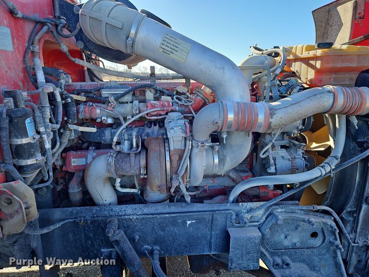 image for item DN7146 2013 Peterbilt 386  semi truck