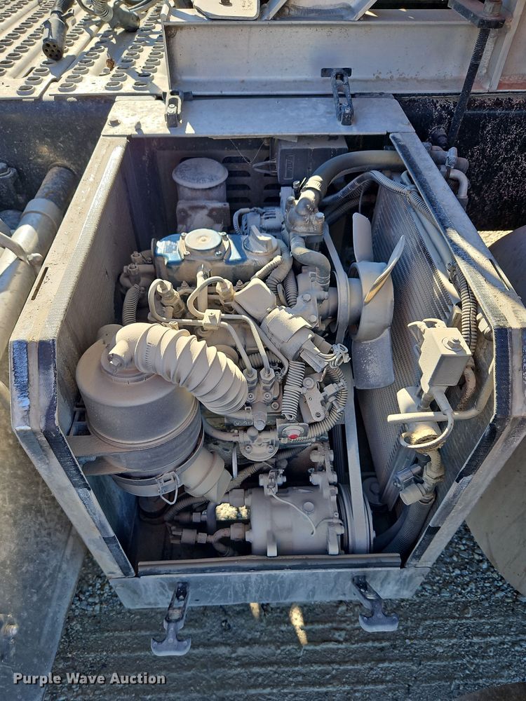 image for item DN7146 2013 Peterbilt 386  semi truck