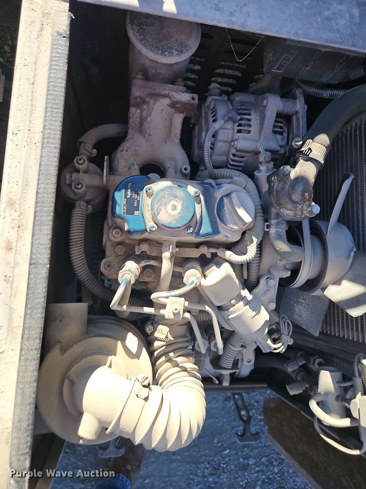 image for item DN7146 2013 Peterbilt 386  semi truck