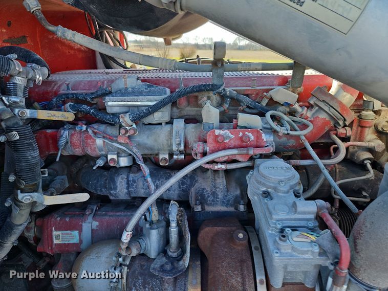 image for item DN7146 2013 Peterbilt 386  semi truck