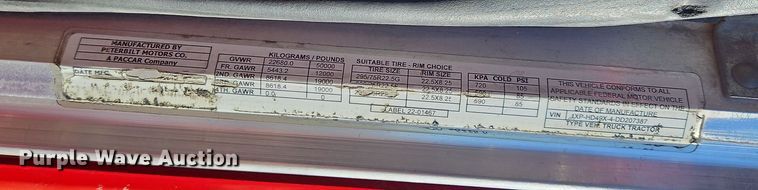 image for item DN7146 2013 Peterbilt 386  semi truck