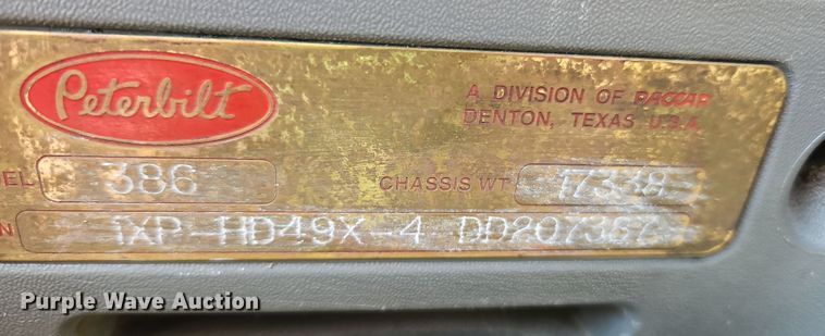 image for item DN7146 2013 Peterbilt 386  semi truck