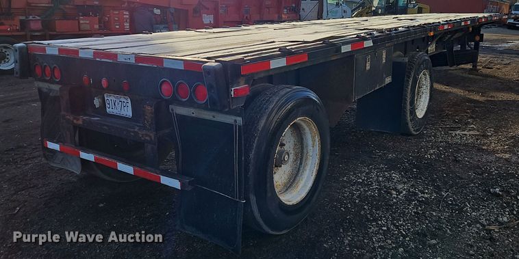 image for item DN7149 2001 Transcraft  flatbed trailer