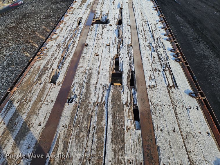 image for item DN7149 2001 Transcraft  flatbed trailer