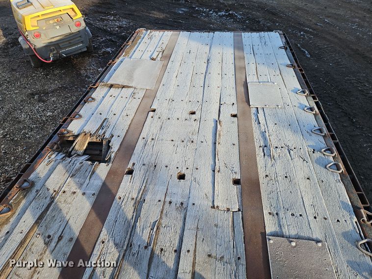 image for item DN7149 2001 Transcraft  flatbed trailer