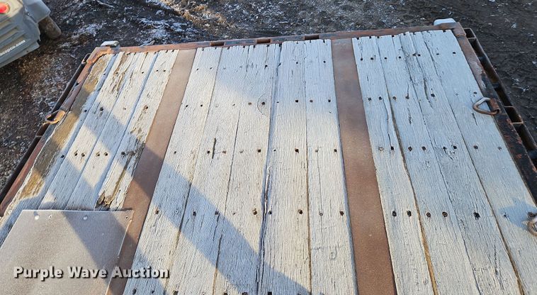 image for item DN7149 2001 Transcraft  flatbed trailer