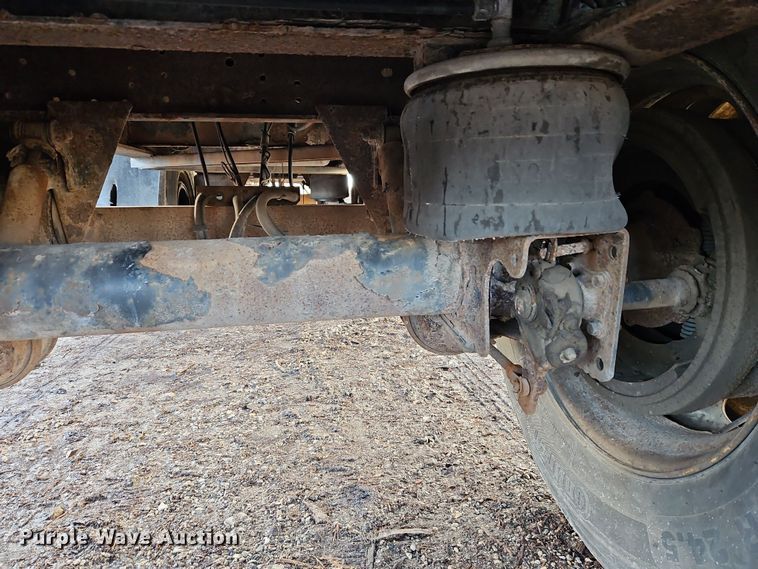 image for item DN7149 2001 Transcraft  flatbed trailer