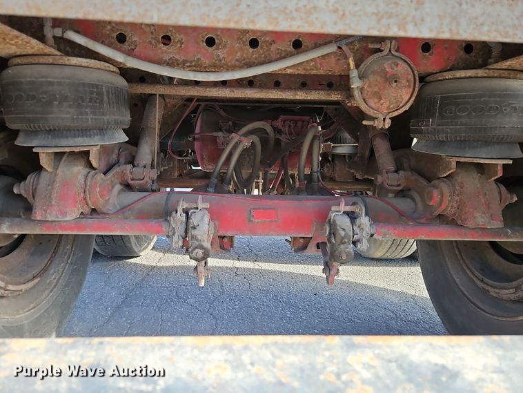 image for item DN7156 1999 Trailmobile  refrigerated van trailer