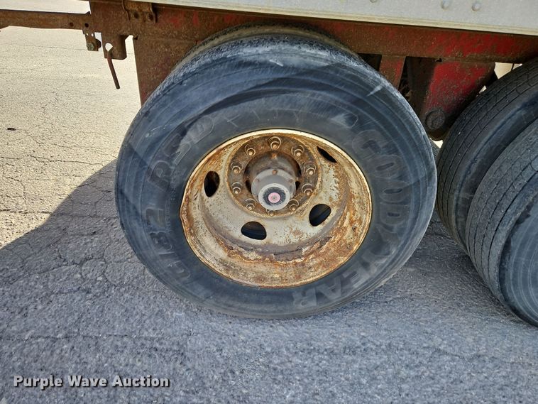 image for item DN7156 1999 Trailmobile  refrigerated van trailer