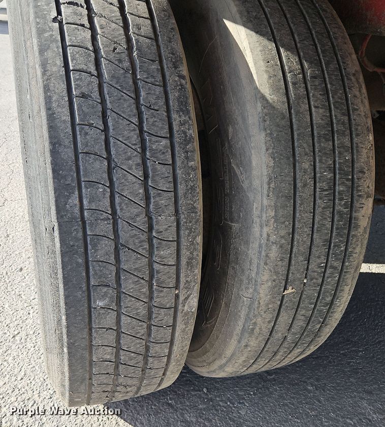 image for item DN7156 1999 Trailmobile  refrigerated van trailer