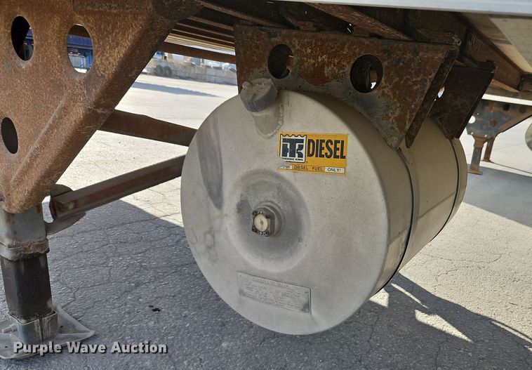 image for item DN7157 2004 Utility VS2RA  refrigerated van trailer