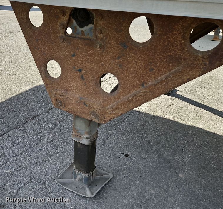 image for item DN7157 2004 Utility VS2RA  refrigerated van trailer