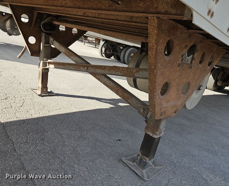 image for item DN7157 2004 Utility VS2RA  refrigerated van trailer