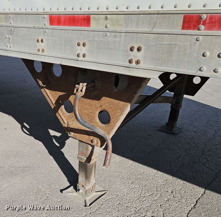 image for item DN7157 2004 Utility VS2RA  refrigerated van trailer