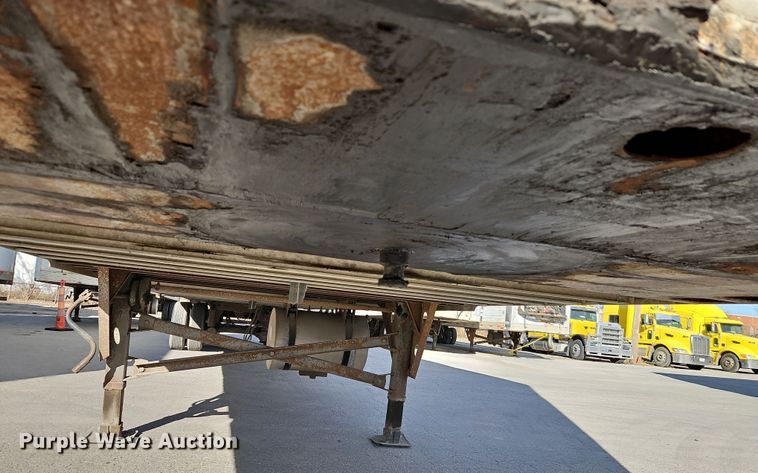 image for item DN7157 2004 Utility VS2RA  refrigerated van trailer