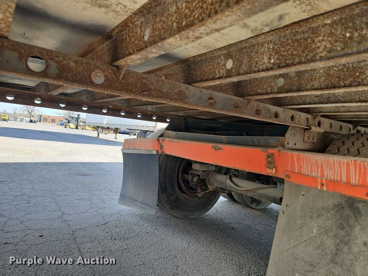 image for item DN7157 2004 Utility VS2RA  refrigerated van trailer