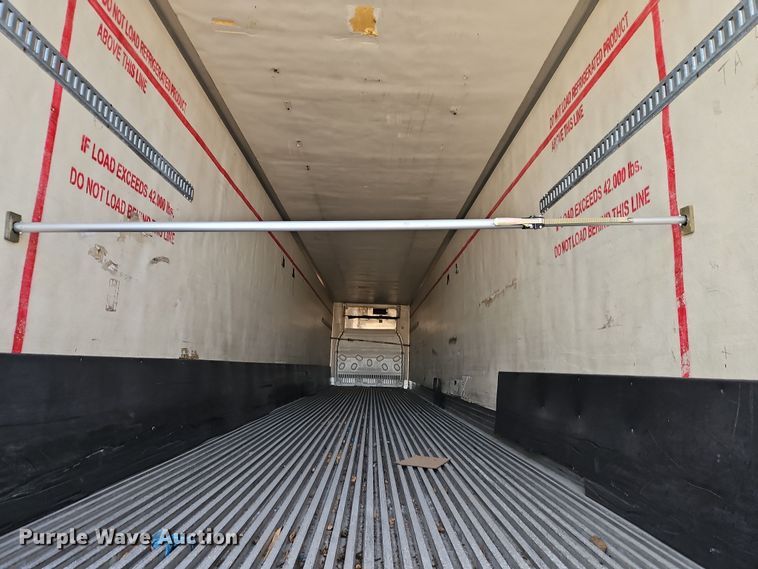 image for item DN7157 2004 Utility VS2RA  refrigerated van trailer