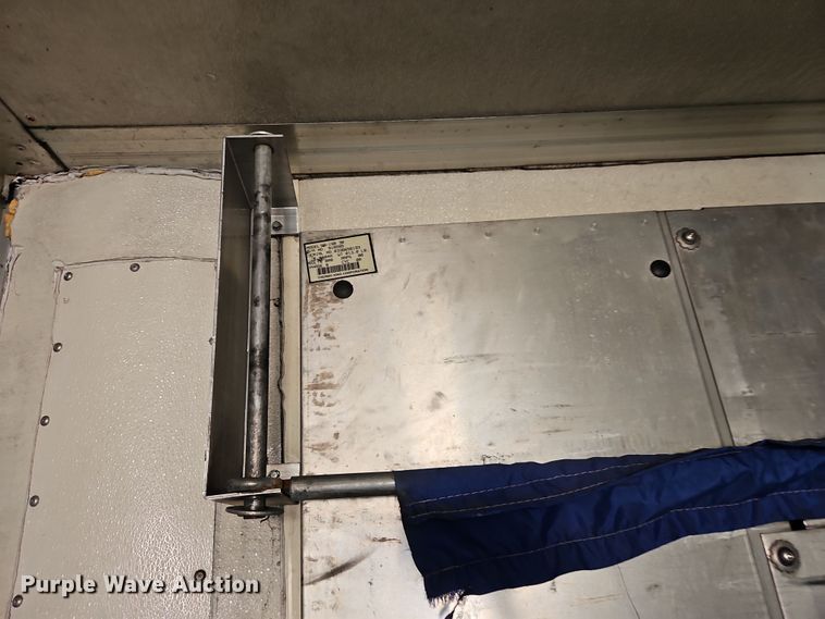 image for item DN7157 2004 Utility VS2RA  refrigerated van trailer