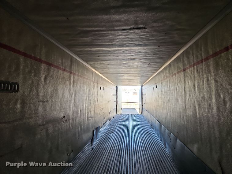 image for item DN7157 2004 Utility VS2RA  refrigerated van trailer