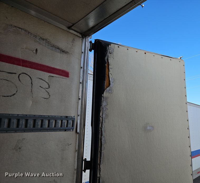 image for item DN7157 2004 Utility VS2RA  refrigerated van trailer