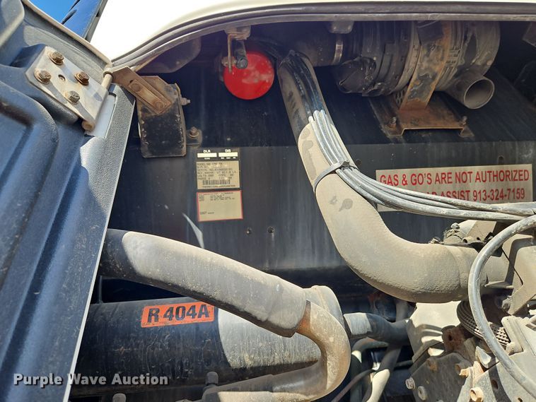 image for item DN7157 2004 Utility VS2RA  refrigerated van trailer