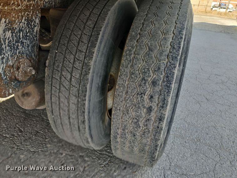 image for item DN7157 2004 Utility VS2RA  refrigerated van trailer