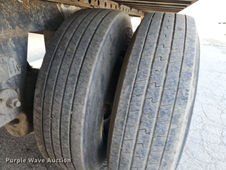 image for item DN7157 2004 Utility VS2RA  refrigerated van trailer