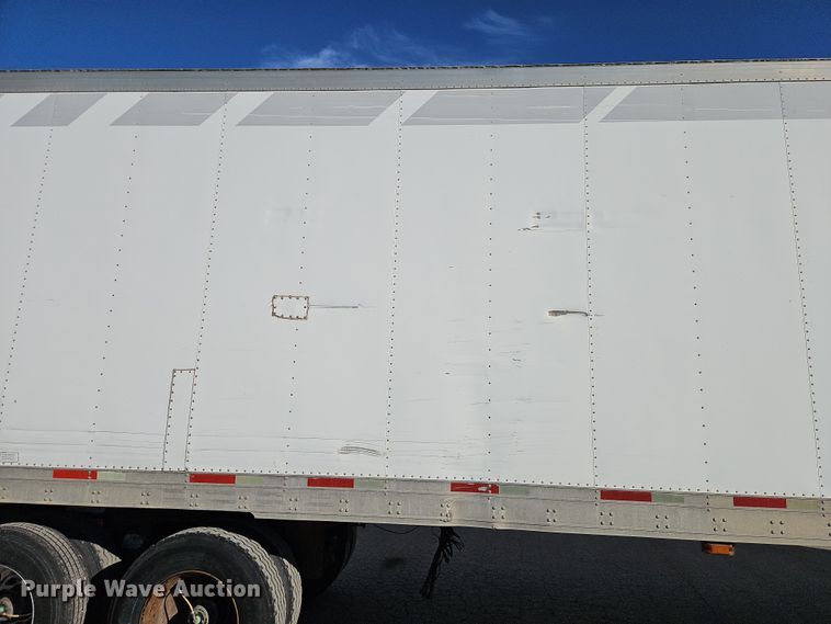 image for item DN7158 2005 Utility VS2RA  refrigerated van trailer