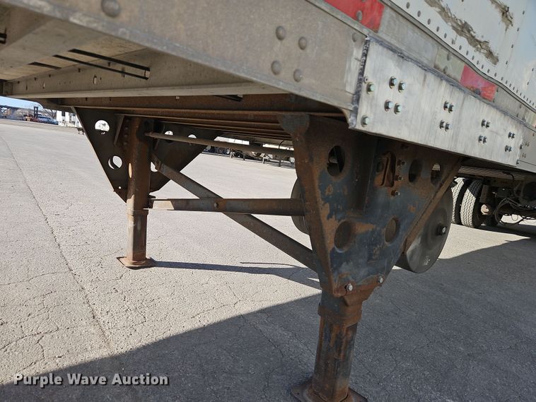 image for item DN7158 2005 Utility VS2RA  refrigerated van trailer