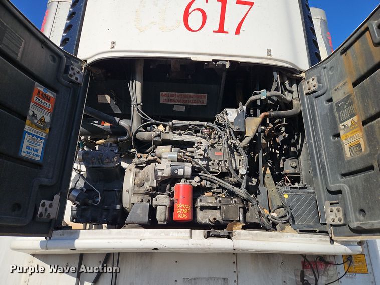 image for item DN7158 2005 Utility VS2RA  refrigerated van trailer