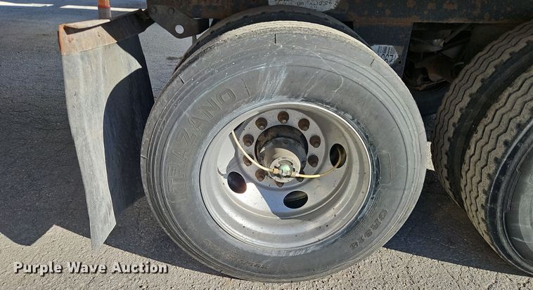 image for item DN7158 2005 Utility VS2RA  refrigerated van trailer