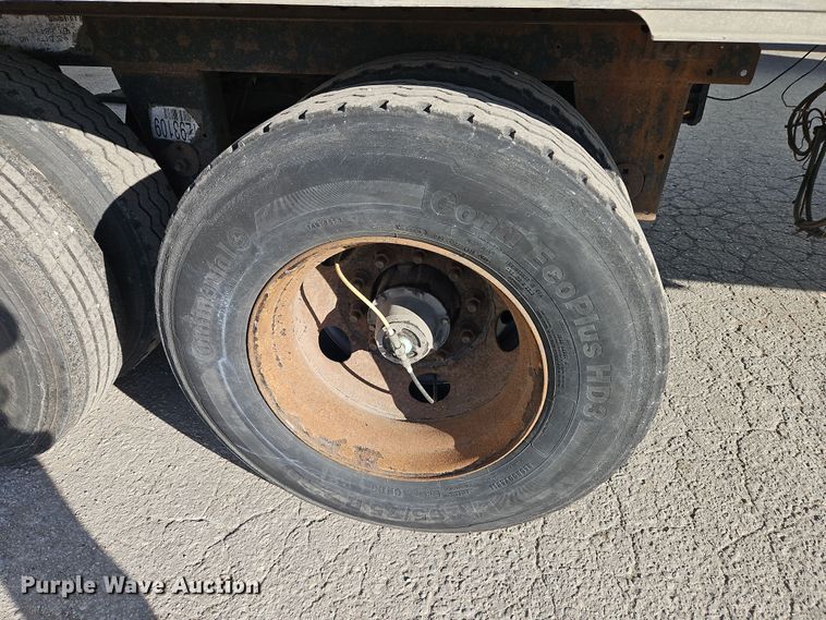 image for item DN7158 2005 Utility VS2RA  refrigerated van trailer