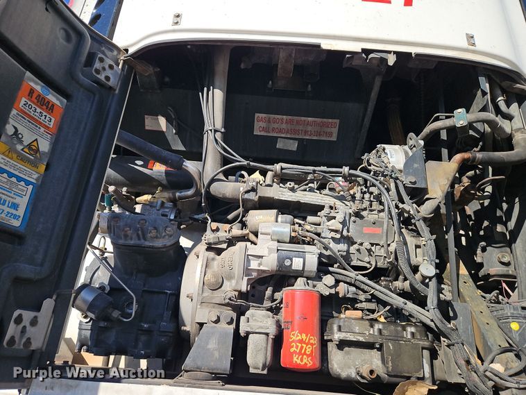 image for item DN7158 2005 Utility VS2RA  refrigerated van trailer