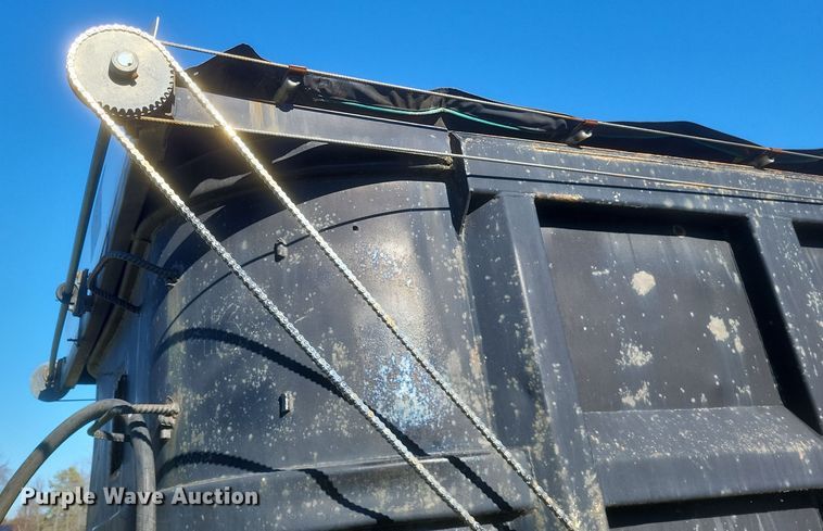 image for item DO4769 1987 Hilbilt  end dump trailer