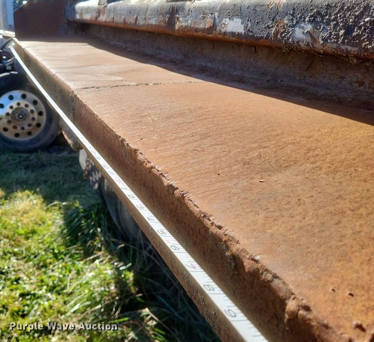 image for item DO4769 1987 Hilbilt  end dump trailer