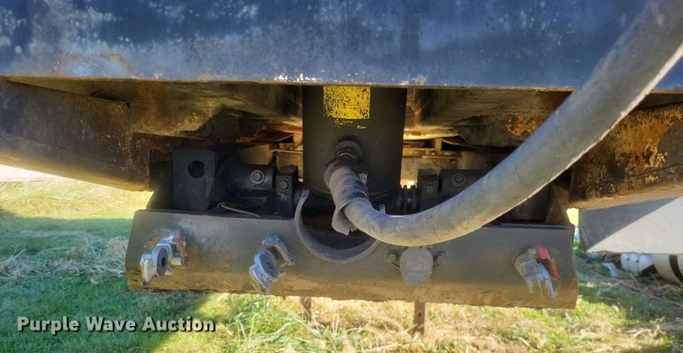 image for item DO4769 1987 Hilbilt  end dump trailer