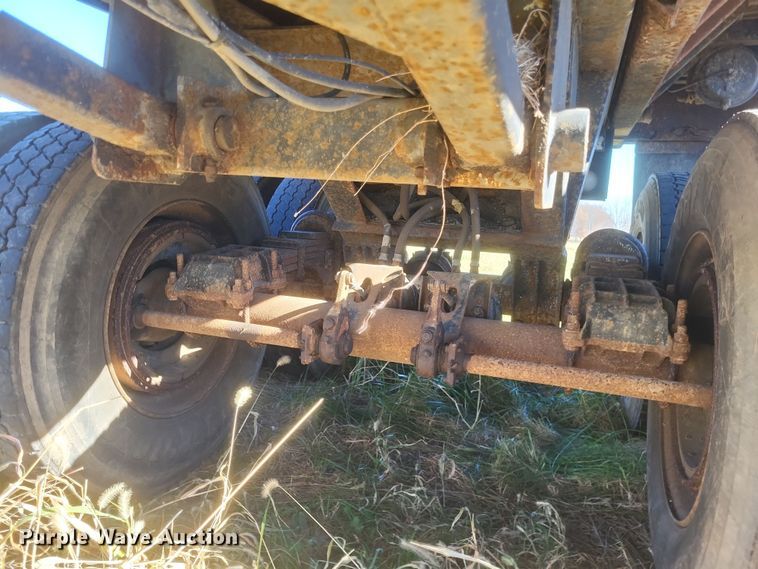 image for item DO4769 1987 Hilbilt  end dump trailer