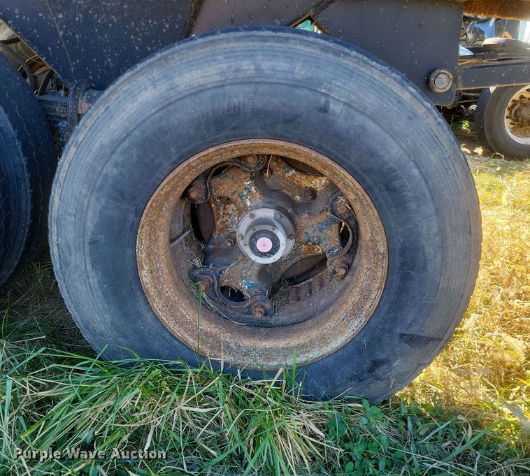 image for item DO4769 1987 Hilbilt  end dump trailer