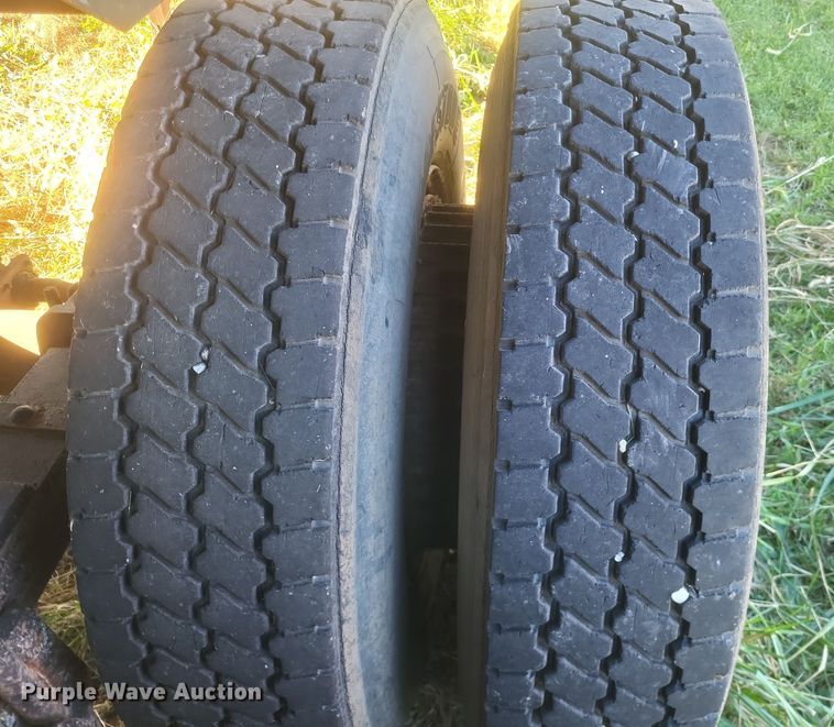 image for item DO4769 1987 Hilbilt  end dump trailer