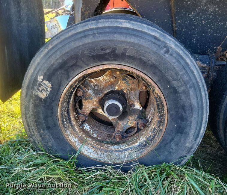 image for item DO4769 1987 Hilbilt  end dump trailer