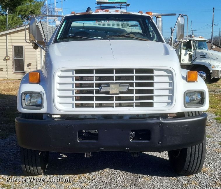 image for item DO4772 2000 Chevrolet C7500 utility / service truck