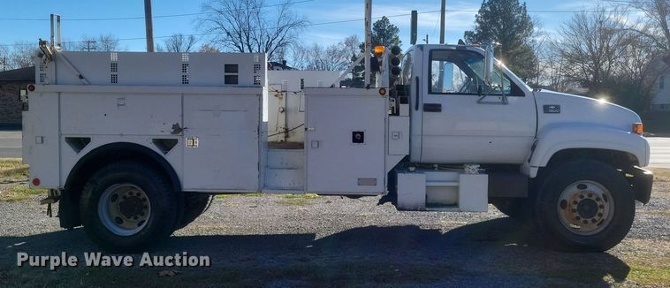 image for item DO4772 2000 Chevrolet C7500 utility / service truck