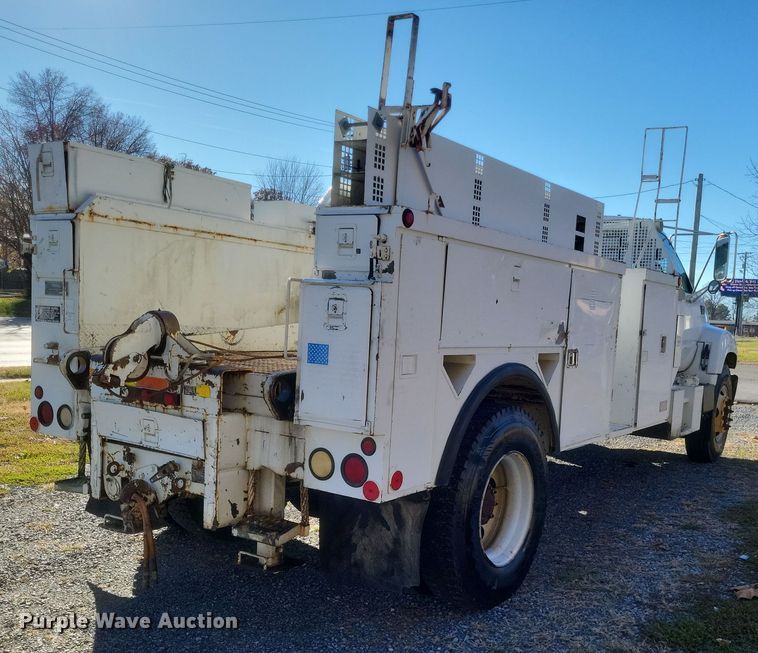 image for item DO4772 2000 Chevrolet C7500 utility / service truck