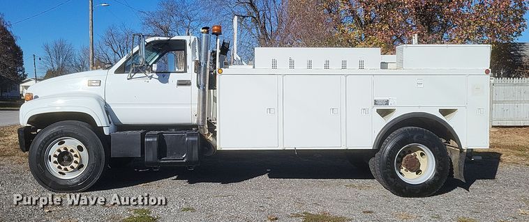 image for item DO4772 2000 Chevrolet C7500 utility / service truck
