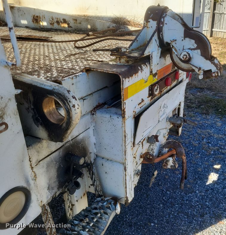 image for item DO4772 2000 Chevrolet C7500 utility / service truck