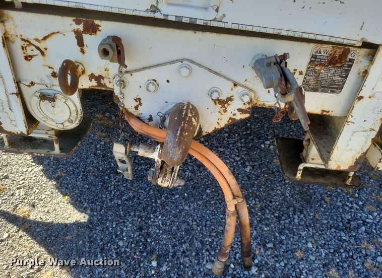 image for item DO4772 2000 Chevrolet C7500 utility / service truck