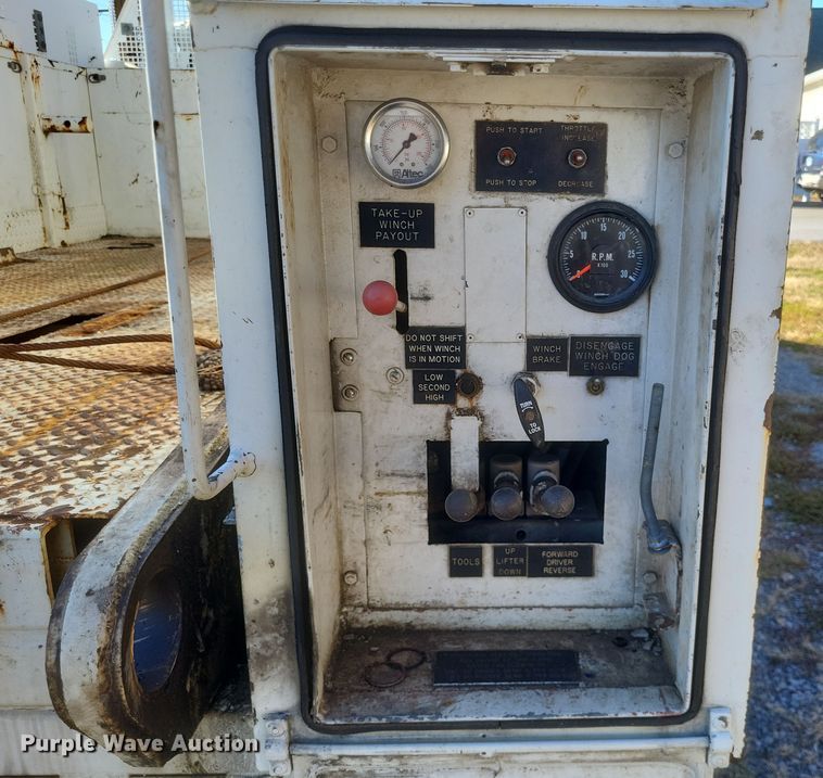 image for item DO4772 2000 Chevrolet C7500 utility / service truck