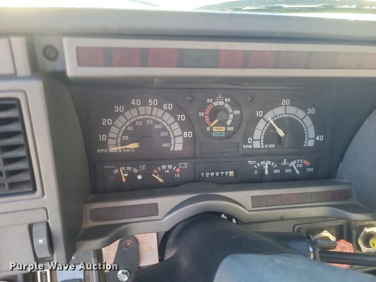 image for item DO4772 2000 Chevrolet C7500 utility / service truck