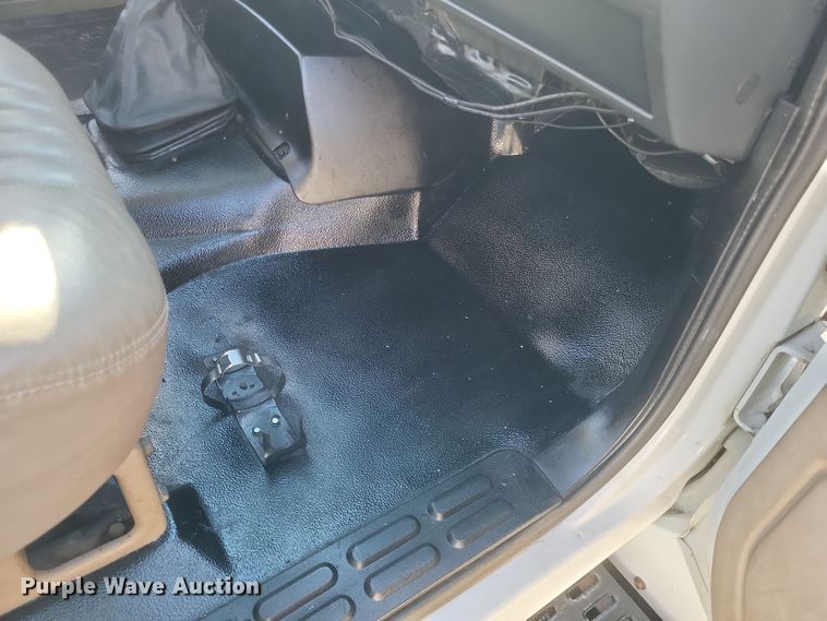 image for item DO4772 2000 Chevrolet C7500 utility / service truck