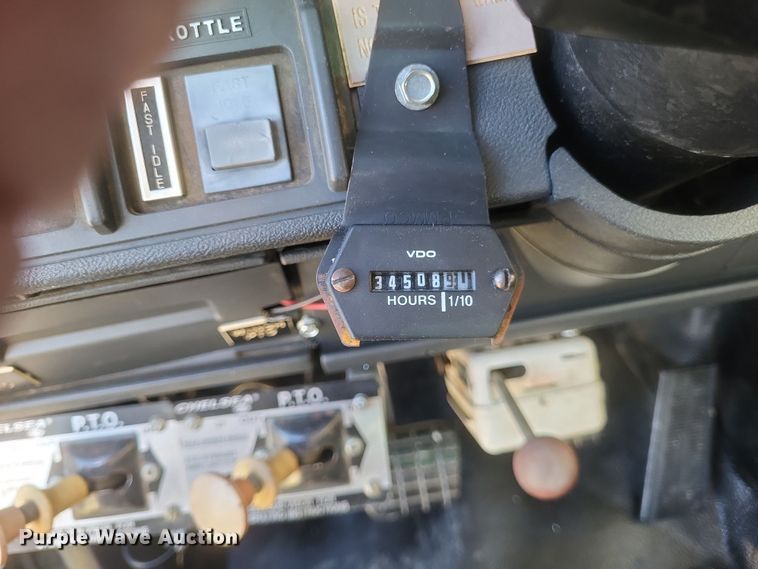 image for item DO4772 2000 Chevrolet C7500 utility / service truck